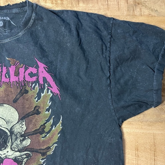Metallica band black distressed t-shirt from Urban Outfitters - Picture 14 of 16
